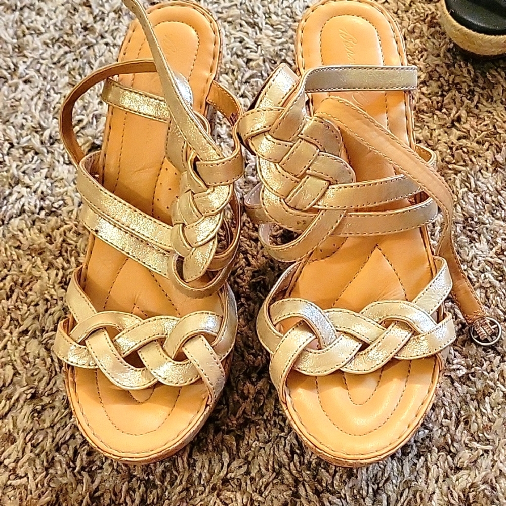 Gold Wedges